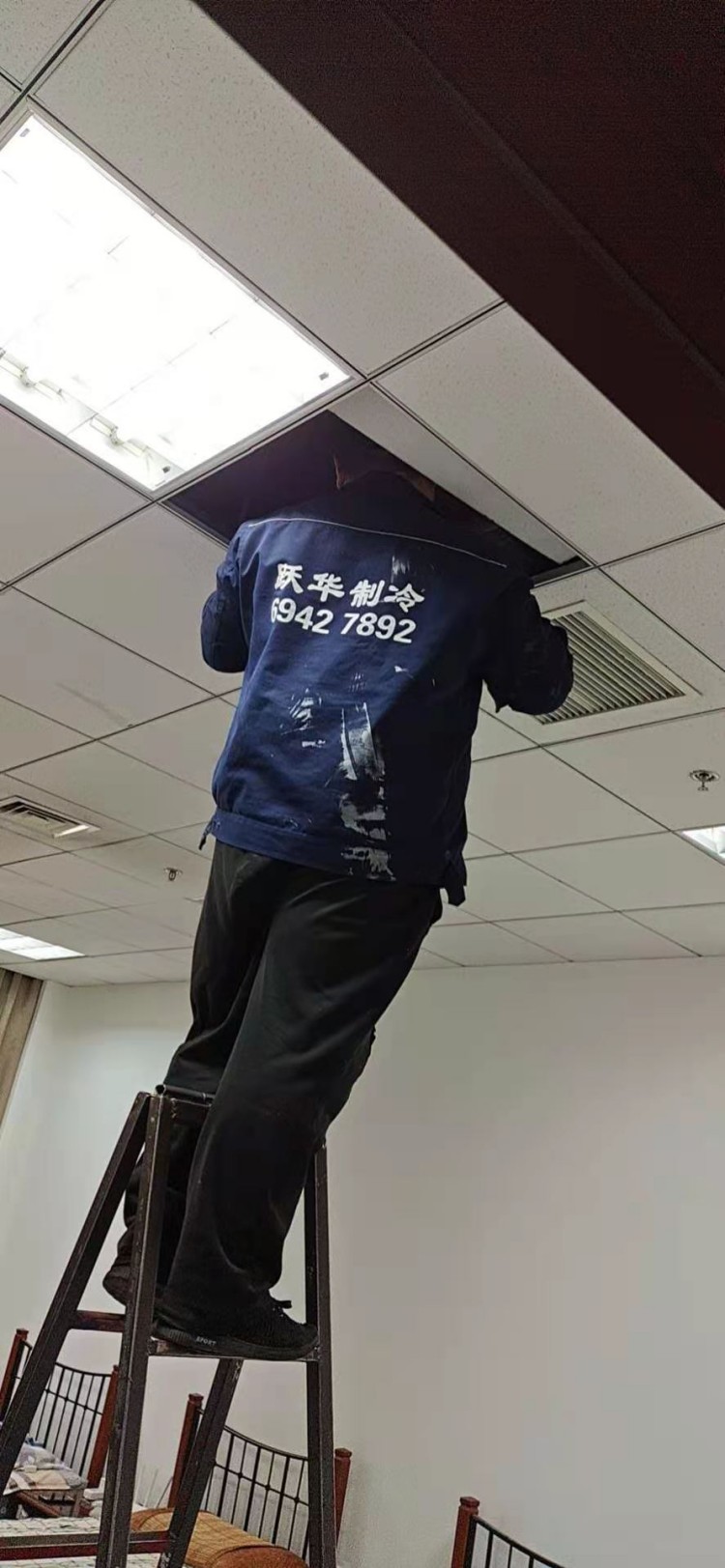 中央空调检修中 (4).jpg